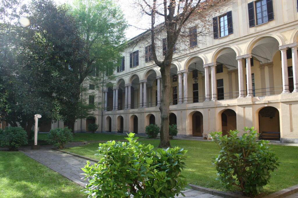 Risorsa fondamentale per chi vi risiede, che si trova a fare parte di una vera e propria comunità in grado di indirizzare positivamente l’intera esperienza accademica.